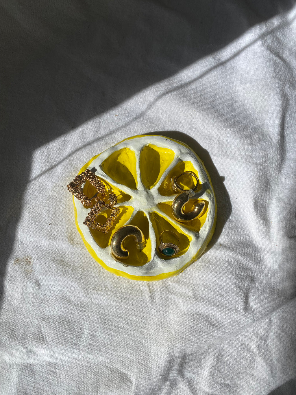 Repose-bijoux citron